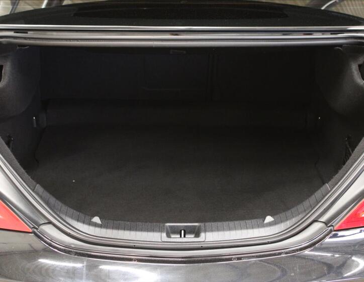 Mercedes-Benz CLA 8