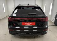 Audi Q8 5