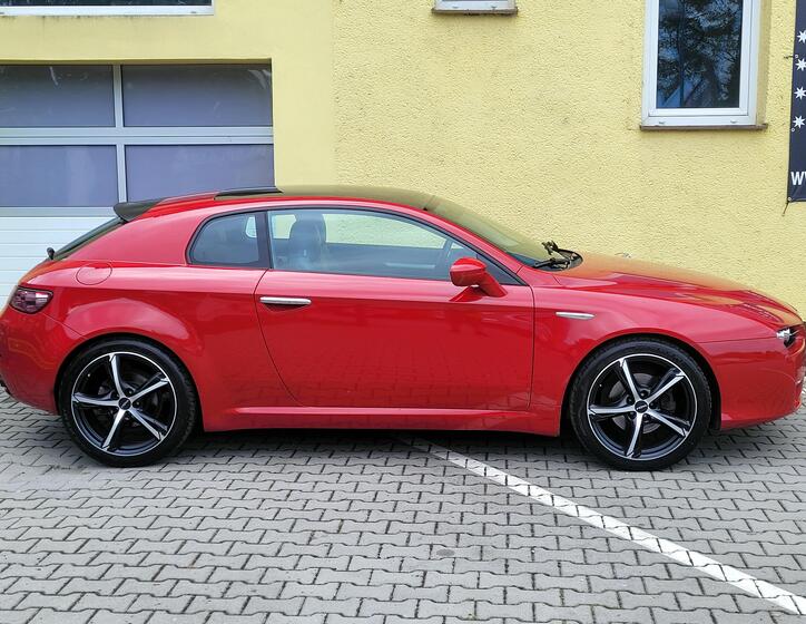 Alfa Romeo Brera 8