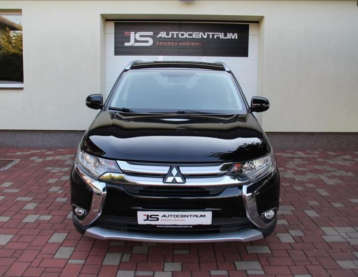 Mitsubishi Outlander 3