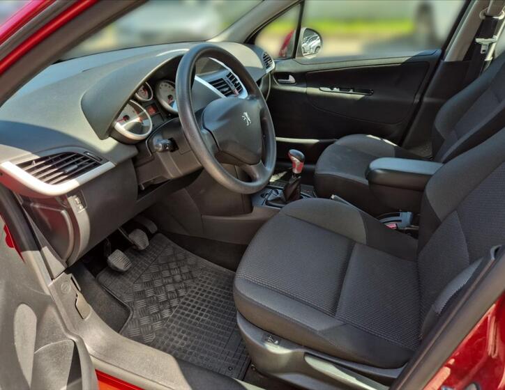 Peugeot 207 7