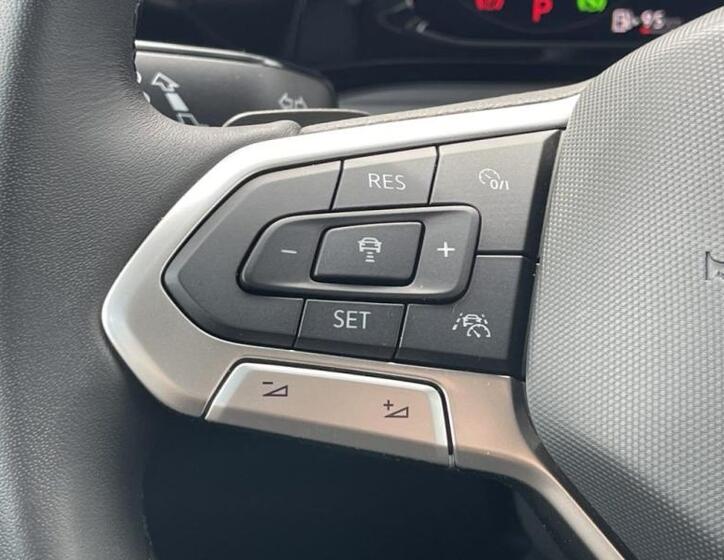 Volkswagen Golf 36