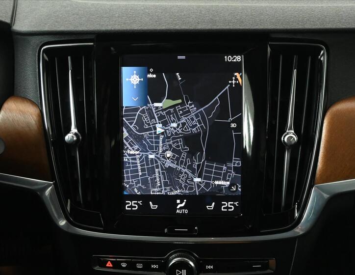 Volvo V90 19