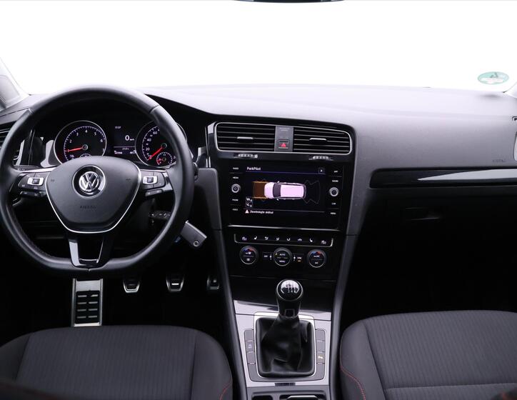 Volkswagen Golf 30