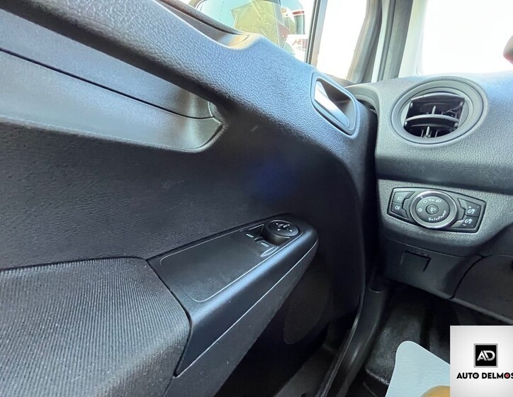Ford Transit Courier 36