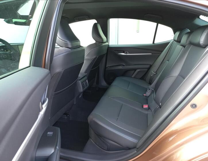 Toyota Camry 9