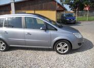 Opel Zafira 4