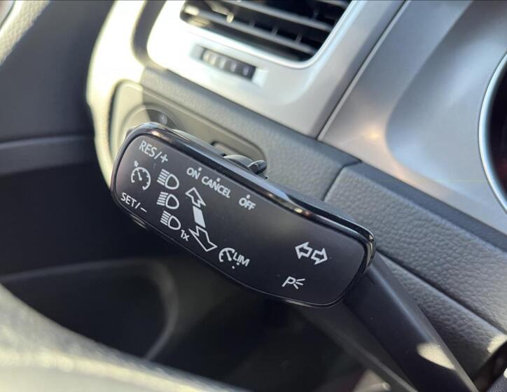 Volkswagen Golf 20