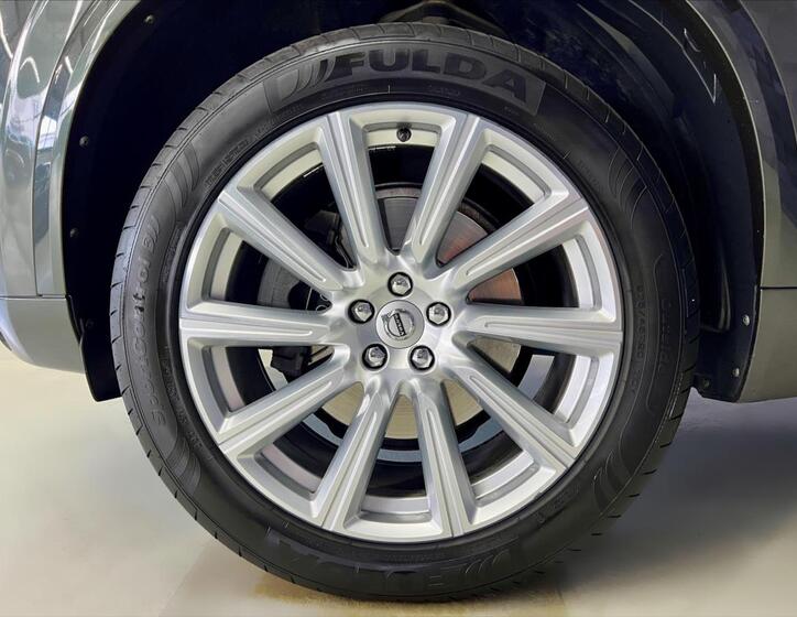 Volvo XC90 13