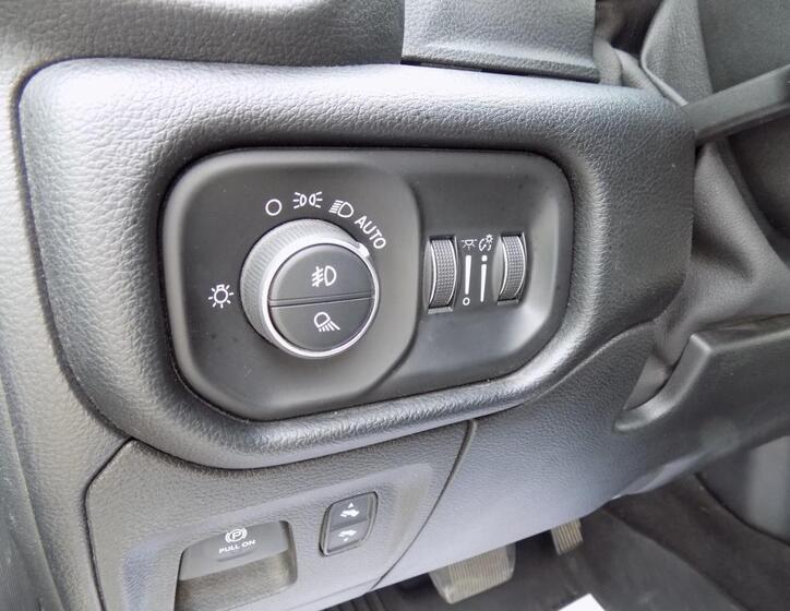 Dodge RAM 1500 36