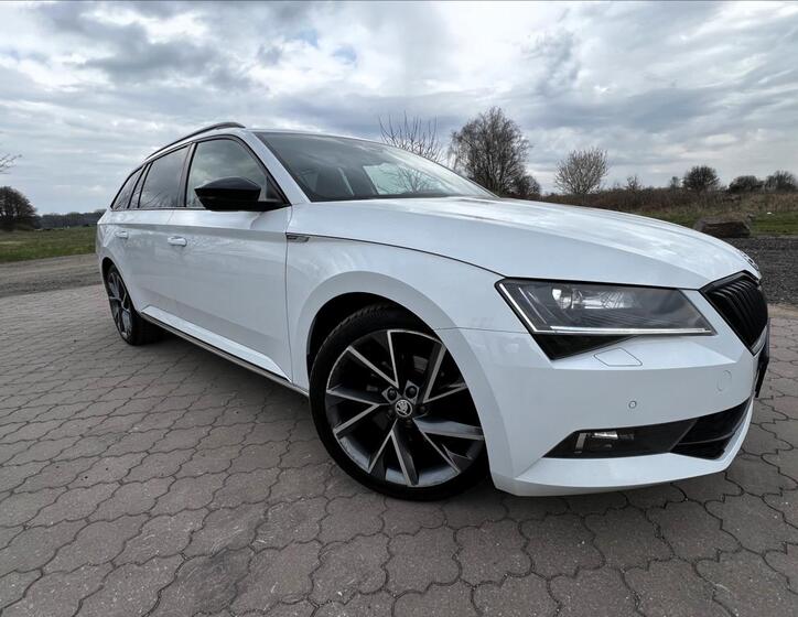 Škoda Superb 9