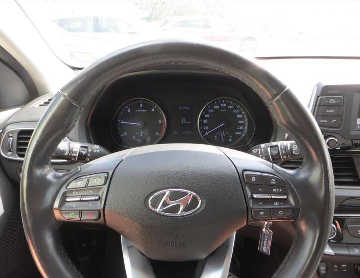 Hyundai i30 18
