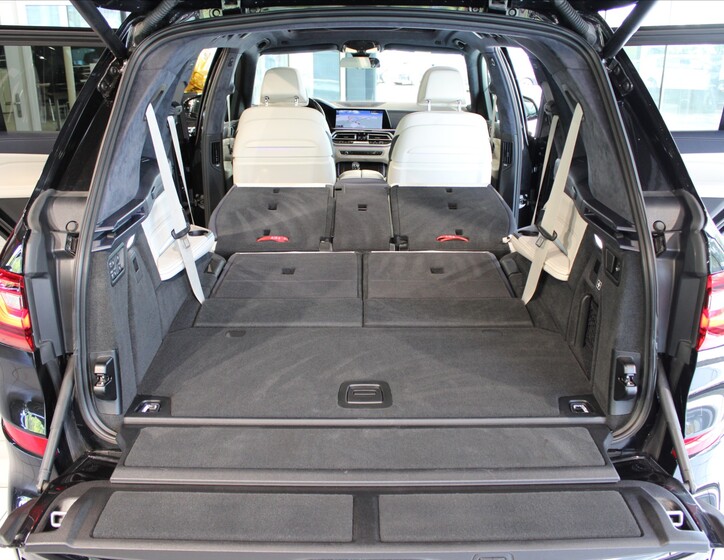 BMW X7 28