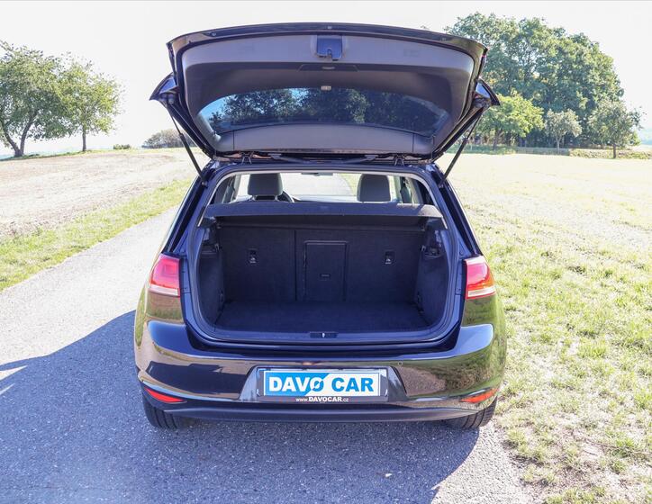 Volkswagen Golf 9
