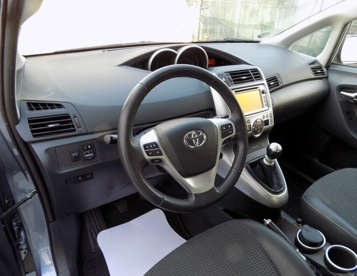 Toyota Verso 13