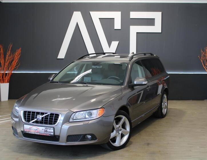 Volvo V70 1