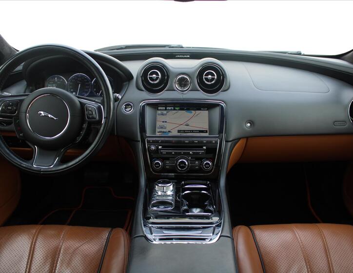 Jaguar XJ 16