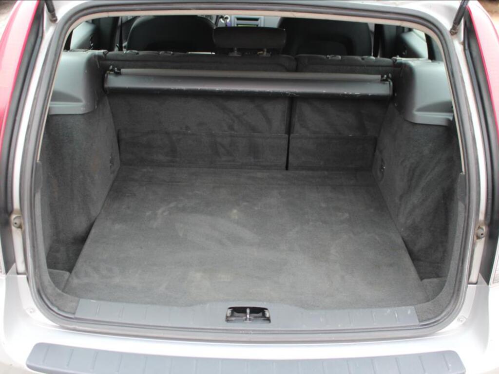 Volvo V50 17