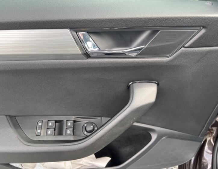 Škoda Superb 11