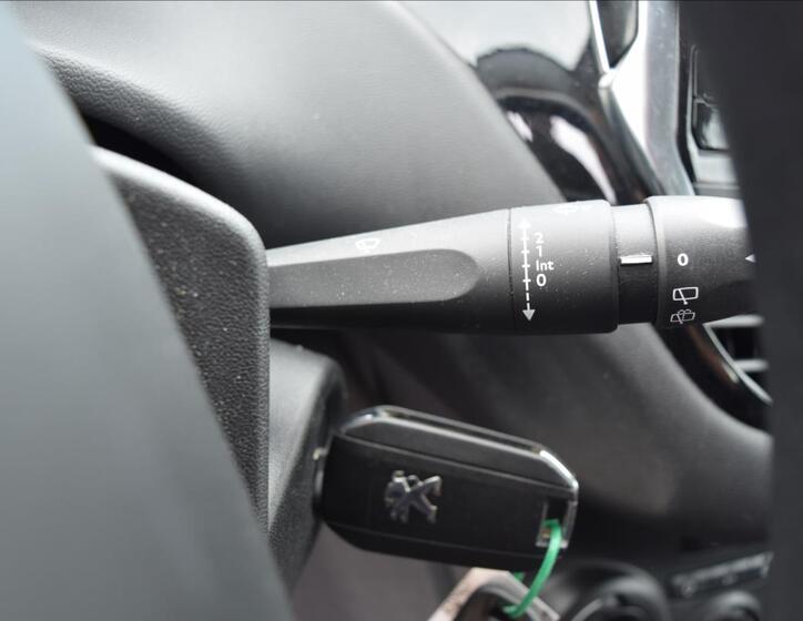 Peugeot 208 33