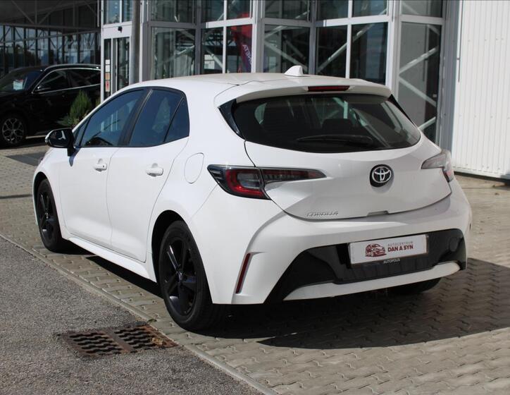 Toyota Corolla 4