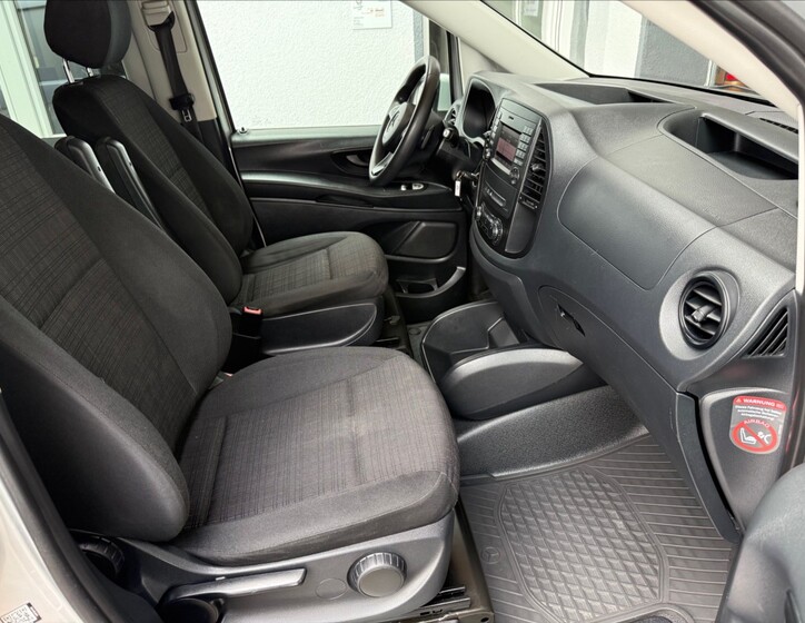 Mercedes-Benz Vito 12