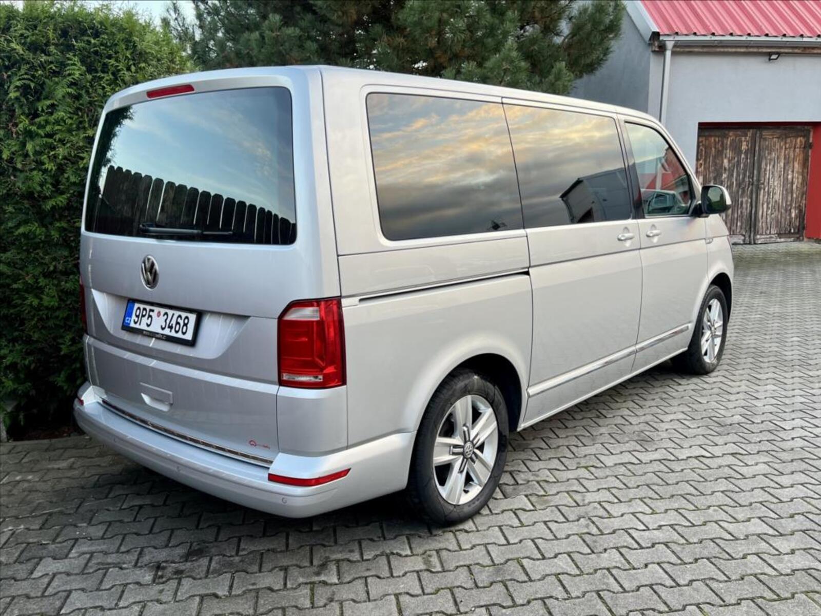 Volkswagen Multivan 5