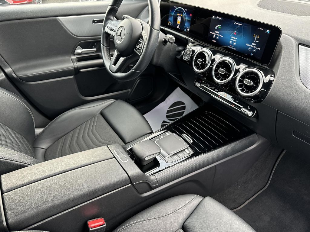 Mercedes-Benz GLA 12