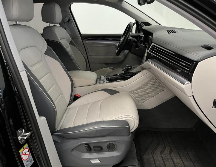 Volkswagen Touareg 23