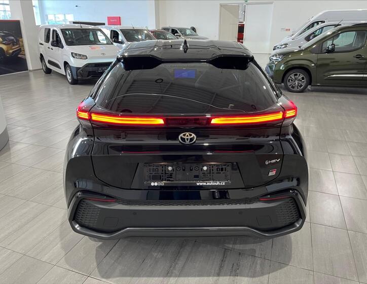 Toyota C-HR 6
