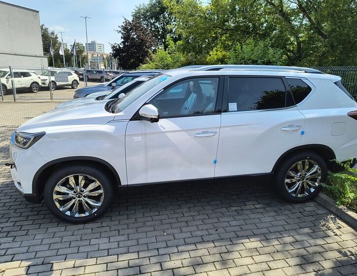 SsangYong Rexton 4