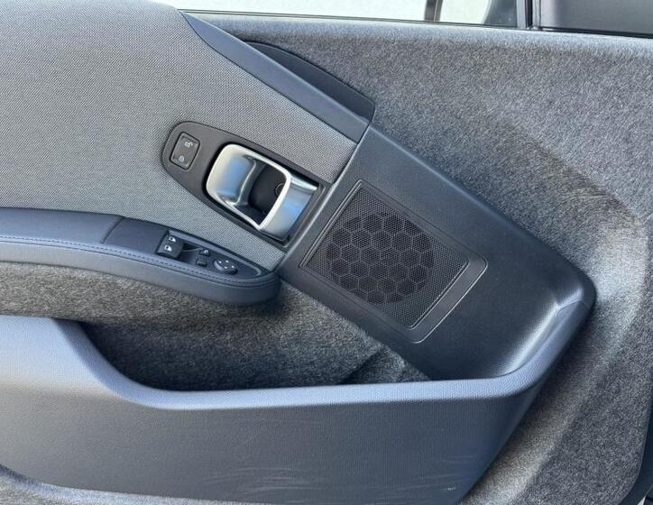 BMW i3 13