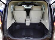 Lexus LM 350h 15