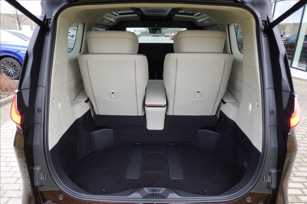 Lexus LM 350h