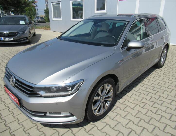 Volkswagen Passat 1