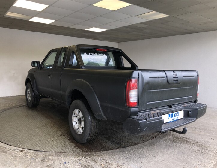Nissan Navara 5