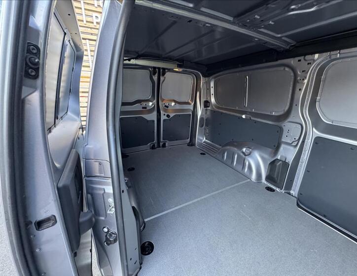 Toyota ProAce 9