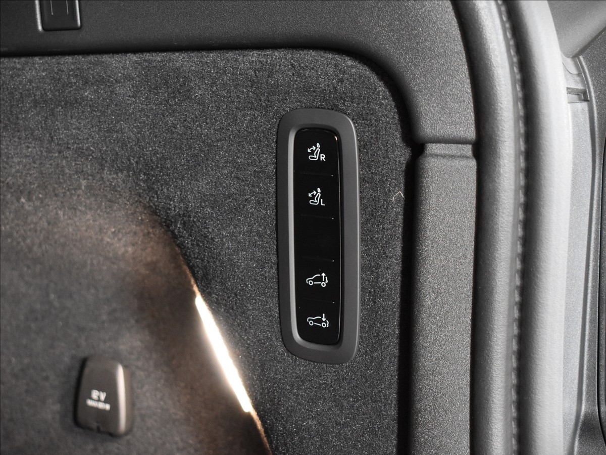 Volvo EX90