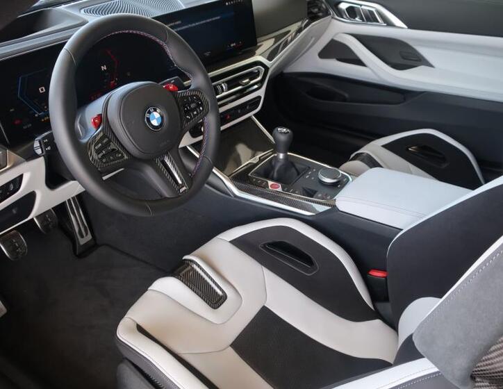 BMW M4 8
