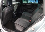 Volkswagen Passat 9