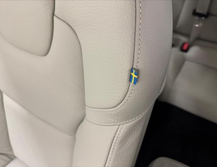 Volvo V90 12