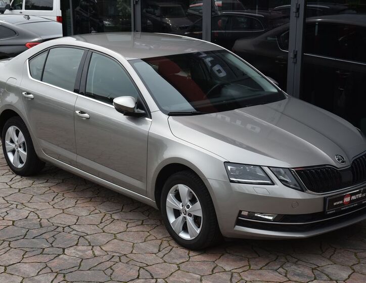 Škoda Octavia 1