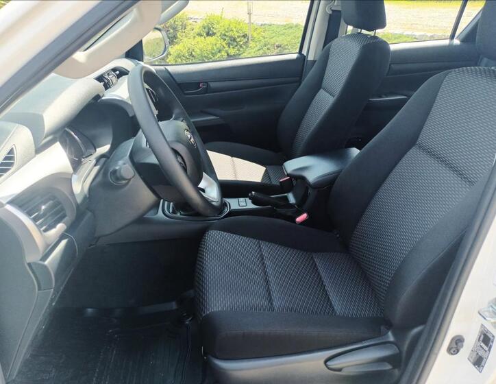 Toyota Hilux 12