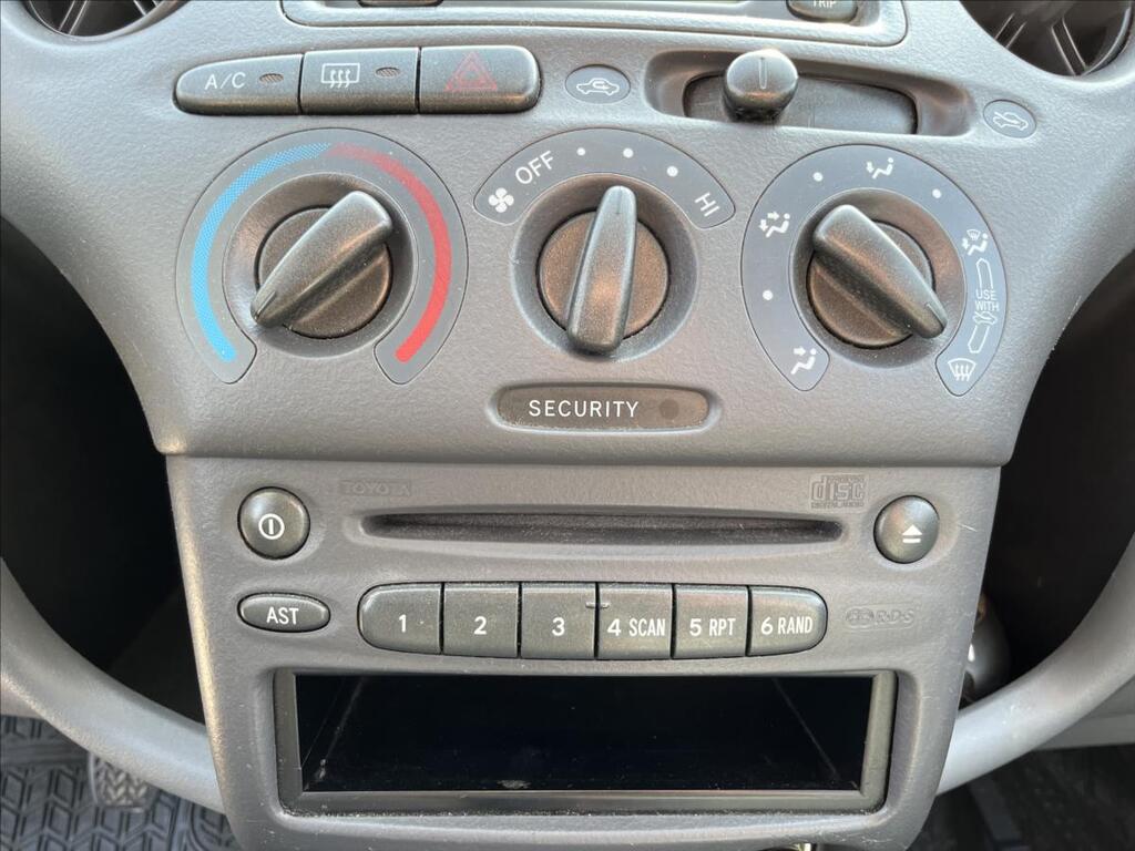 Toyota Yaris 14