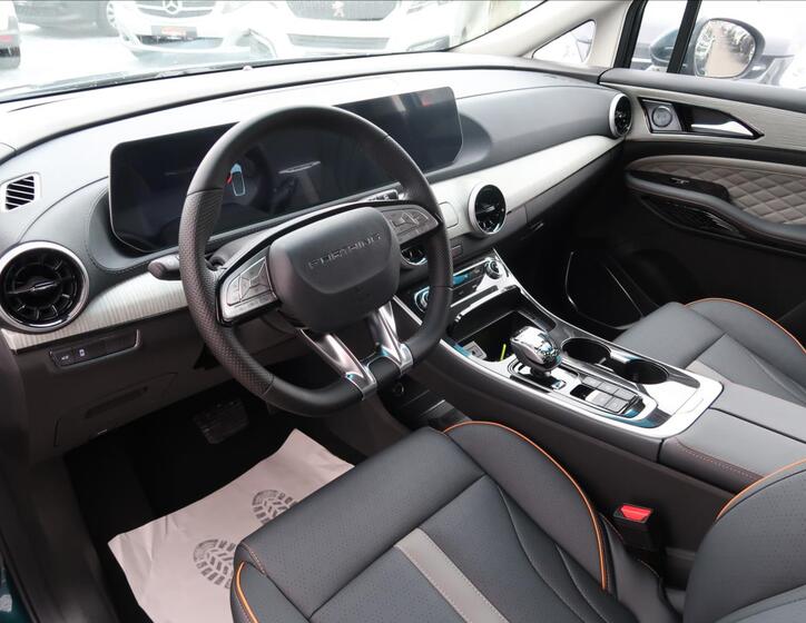 Dongfeng U-Tour 9