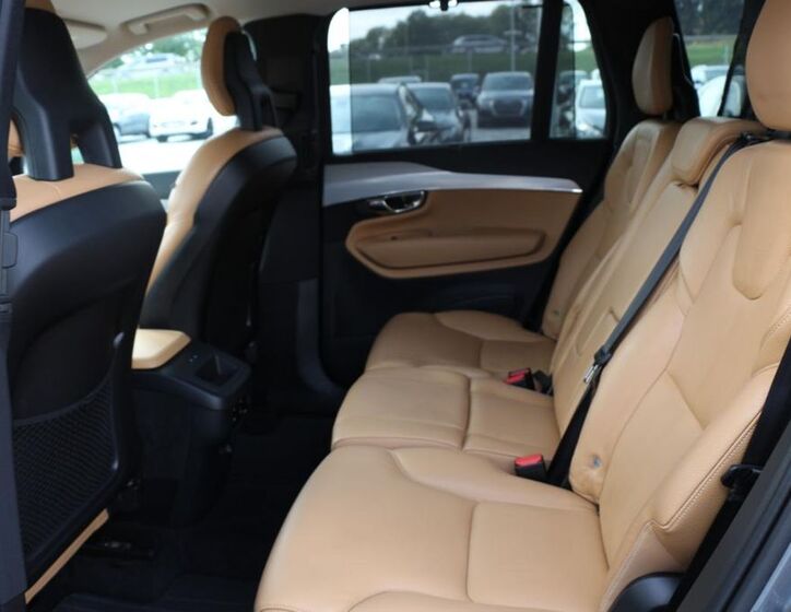 Volvo XC90 35