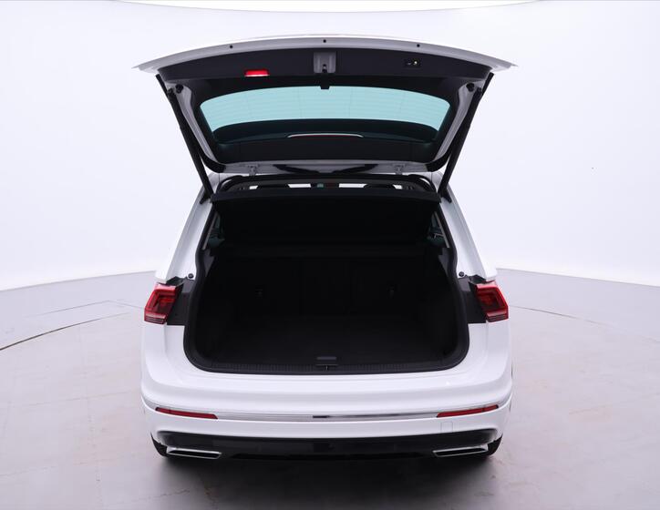 Volkswagen Tiguan 9