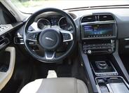 Jaguar F-Pace 10