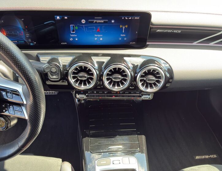 Mercedes-Benz CLA 9