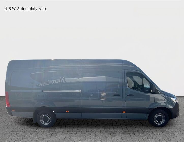 Mercedes-Benz Sprinter 4